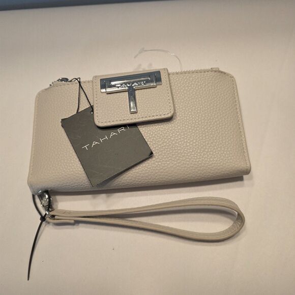 Tahari Bifold Wallet Wristlet NEW Multisection Cloud White Pebbled Faux Leather - Picture 4 of 13